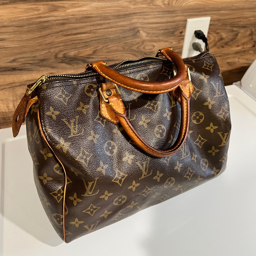 SOLD! Louis Vuitton speedy 30